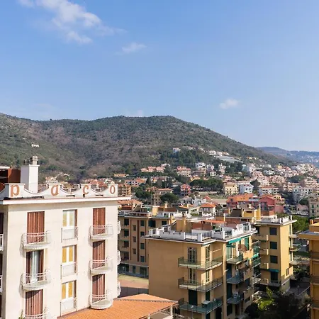Eleganza Con Piscina A 700m Dal Mare Apartment Pietra Ligure